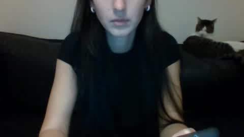 Snapshot of milagaborxx chatting on 8, 11, 2025 MilaGabor online show from 8, 11, 2025