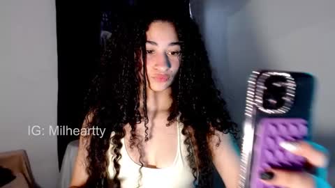 Snapshot of milah_hearrty chatting on 29, 10, 2025 Milah online show from 29, 10, 2025