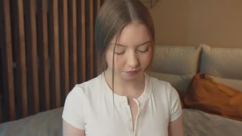 Mila online show from 12, 3, 2026