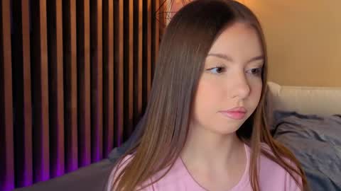 Snapshot of milaice chatting on 21, 4, 2026 Mila online show from 21, 4, 2026