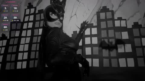 Snapshot of milalawrence_ chatting on 28, 10, 2025 Mila online show from 28, 10, 2025