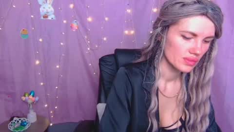 Snapshot of milaloona chatting on 11, 4, 2026 Milaloona online show from 11, 4, 2026