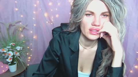 Snapshot of milaloona chatting on 16, 4, 2026 Milaloona online show from 16, 4, 2026