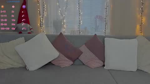 Snapshot of milaloove chatting on 23, 12, 2024 Mila online show from 23, 12, 2024