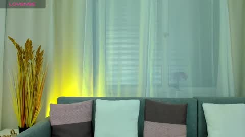 Snapshot of milaloove chatting on 25, 2, 2025 Mila online show from 25, 2, 2025