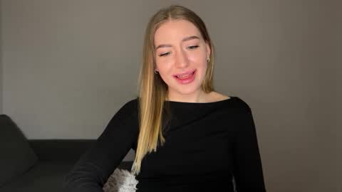 Milana online show from 15, 2, 2025