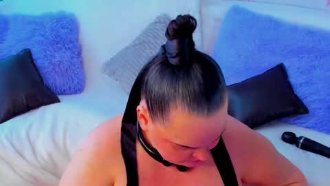 Lana online show from 24, 2, 2025