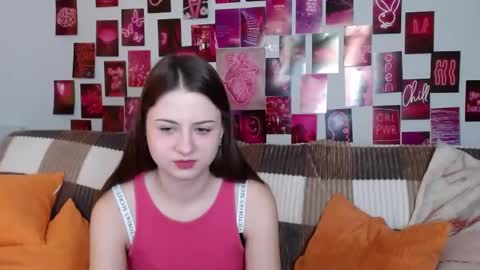 Snapshot of milanaroz chatting on 2, 2, 2025 milanaroz online show from 2, 2, 2025