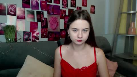 Snapshot of milanaroz chatting on 11, 9, 2025 milanaroz online show from 11, 9, 2025