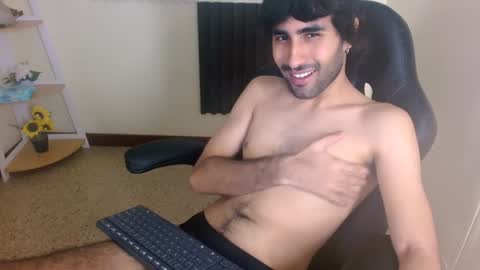 Snapshot of milanzaire chatting on 12, 12, 2024 milanzaire online show from 12, 12, 2024