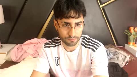 Snapshot of milanzaire chatting on 17, 9, 2025 milanzaire online show from 17, 9, 2025