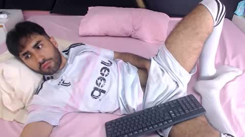 Snapshot of milanzaire chatting on 29, 9, 2025 milanzaire online show from 29, 9, 2025