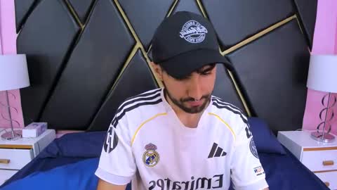 Snapshot of milanzaire chatting on 15, 11, 2025 milanzaire online show from 15, 11, 2025