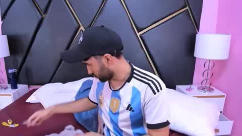 Snapshot of milanzaire chatting on 16, 11, 2025 milanzaire online show from 16, 11, 2025