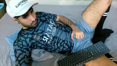 Snapshot of milanzaire chatting on 15, 12, 2025 milanzaire online show from 15, 12, 2025