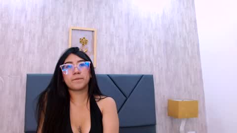 Snapshot of milarosee_ chatting on 21, 5, 2026 Mila Rose online show from 21, 5, 2026