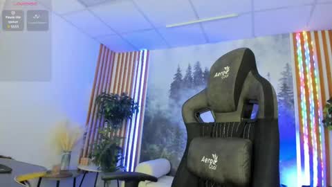 Snapshot of milastoyne chatting on 24, 5, 2026 milastoyne online show from 24, 5, 2026