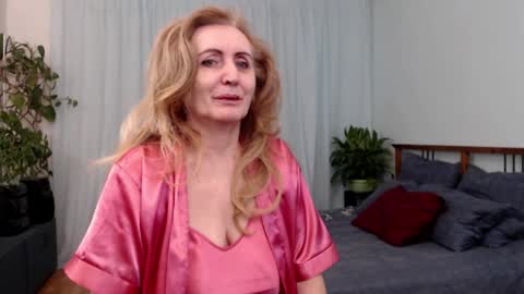 Mila online show from 14, 12, 2025