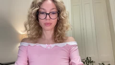 Snapshot of milayah chatting on 15, 10, 2025 Mila online show from 15, 10, 2025