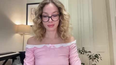 Snapshot of milayah chatting on 21, 10, 2025 Mila online show from 21, 10, 2025