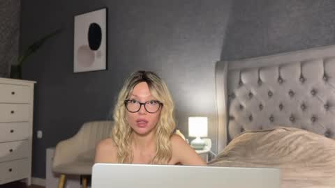 Mila online show from 14, 4, 2026