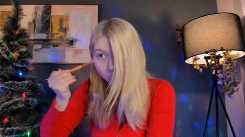 Snapshot of mildredbain chatting on 29, 12, 2024 Mila online show from 29, 12, 2024