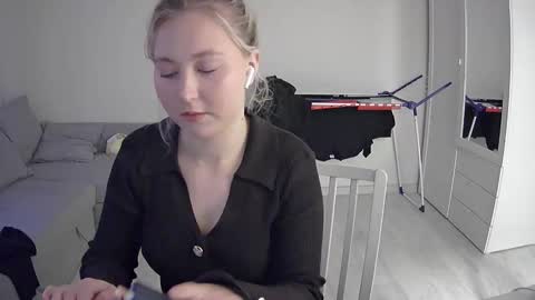 Milena new nonude shy blonde natural online show from 9, 5, 2026