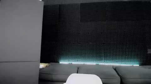 Milena Hardy online show from 10, 9, 2025