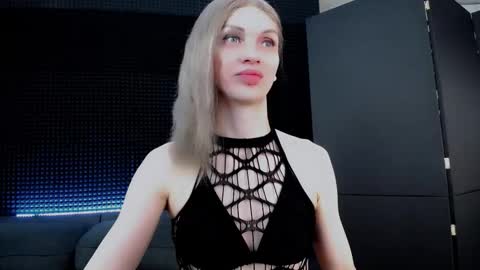 Milena Hardy online show from 20, 9, 2025