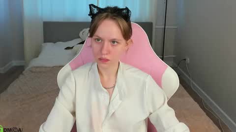 Snapshot of milena_milyan chatting on 29, 4, 2026 Milena online show from 29, 4, 2026