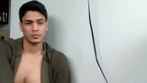 Snapshot of milesmboy chatting on 21, 2, 2025 milesmboy online show from 21, 2, 2025