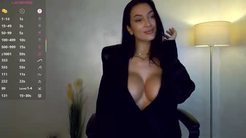 Snapshot of miley_me chatting on 9, 10, 2025 M online show from 9, 10, 2025