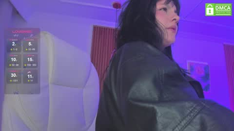 Snapshot of mileyberry chatting on 17, 1, 2025 IEY EY online show from 17, 1, 2025