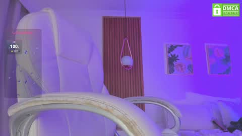 Snapshot of mileyberry chatting on 21, 1, 2025 IEY EY online show from 21, 1, 2025