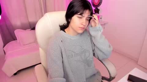 Snapshot of mileyberry chatting on 20, 9, 2025 IEY EY online show from 20, 9, 2025