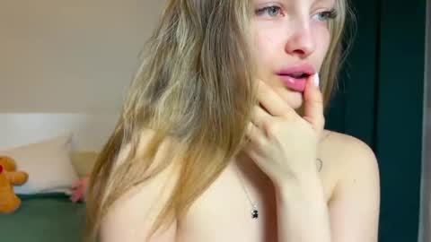 Miley online show from 15, 4, 2026