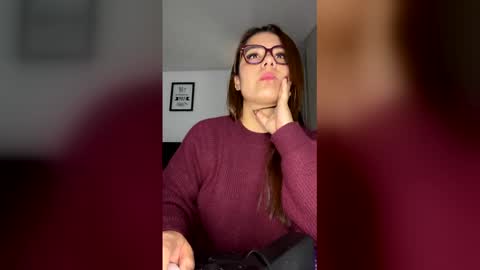 Snapshot of milf__pretty chatting on 27, 5, 2026 Melissa online show from 27, 5, 2026