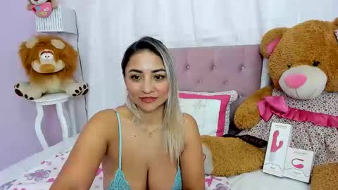 Snapshot of milf_bigass_ chatting on 11, 6, 2026 Antonella online show from 11, 6, 2026