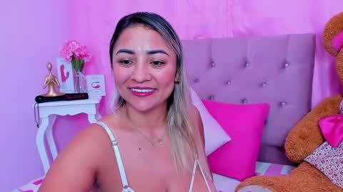 Snapshot of milf_bigass_ chatting on 22, 6, 2026 Antonella online show from 22, 6, 2026