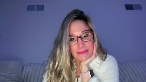 Snapshot of milf_goddess chatting on 10, 3, 2025 MIlf Goddess online show from 10, 3, 2025