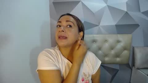 milf_hugeboobs online show from 16, 11, 2025