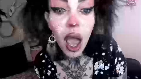 Isabella online show from 25, 9, 2025