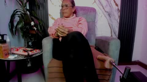 Snapshot of milf_sikiu chatting on 2, 7, 2026 milf sikiu online show from 2, 7, 2026