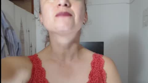 Snapshot of milf_valeria chatting on 4, 5, 2026 Valeria online show from 4, 5, 2026