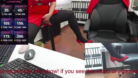 Snapshot of milf_viktoria chatting on 5, 2, 2025 Viktoria online show from 5, 2, 2025