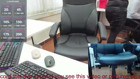 Snapshot of milf_viktoria chatting on 19, 9, 2025 Viktoria online show from 19, 9, 2025