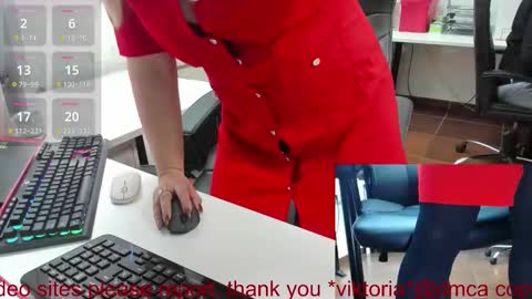 Snapshot of milf_viktoria chatting on 4, 11, 2025 Viktoria online show from 4, 11, 2025