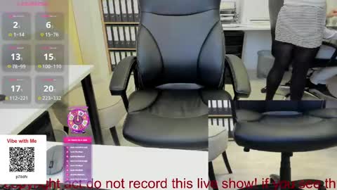 Snapshot of milf_viktoria chatting on 25, 5, 2026 Viktoria online show from 25, 5, 2026