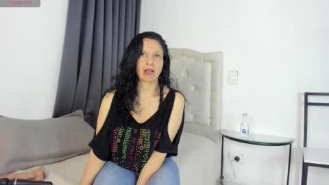 Snapshot of milfnew chatting on 12, 11, 2025 Nataly online show from 12, 11, 2025