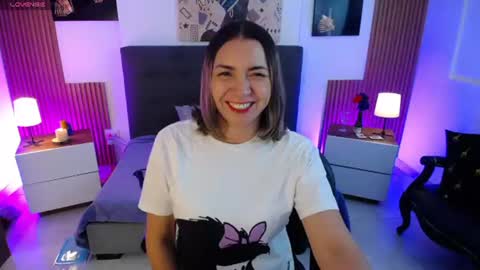 Snapshot of milfsecret69 chatting on 25, 6, 2026 Sara online show from 25, 6, 2026